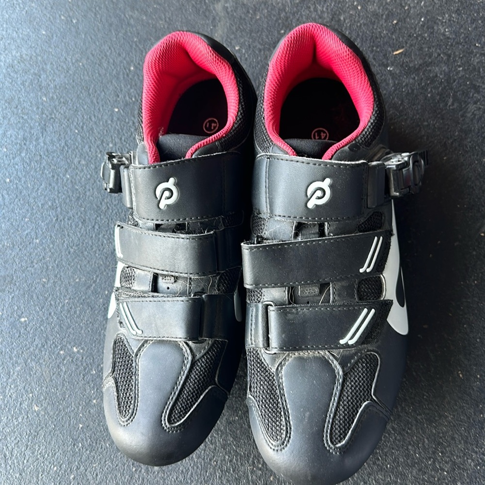 Men’s 41 / 8 peloton cycling shoes